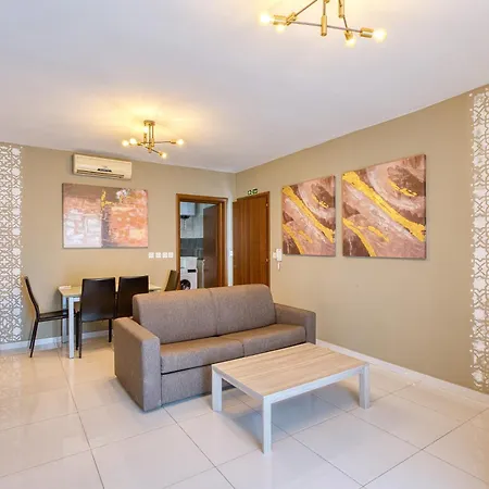 2 Bedroom With Balcony & Panoramic Views Appartement