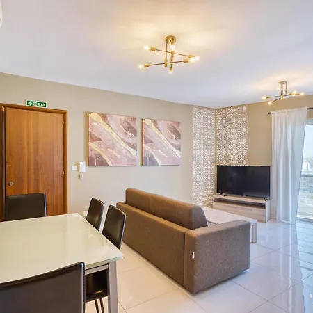 Appartement 2 Bedroom With Balcony & Panoramic Views *