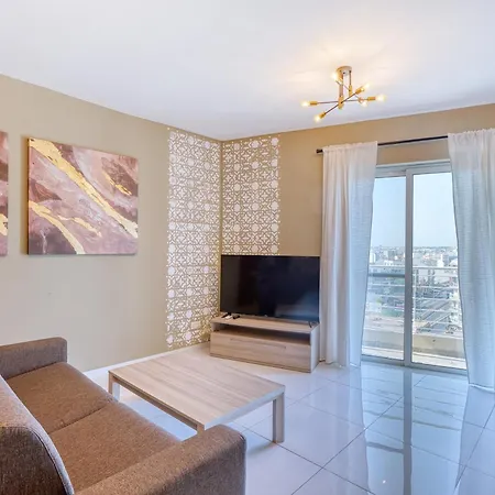 Apartment 2 Bedroom With Balcony & Panoramic Views