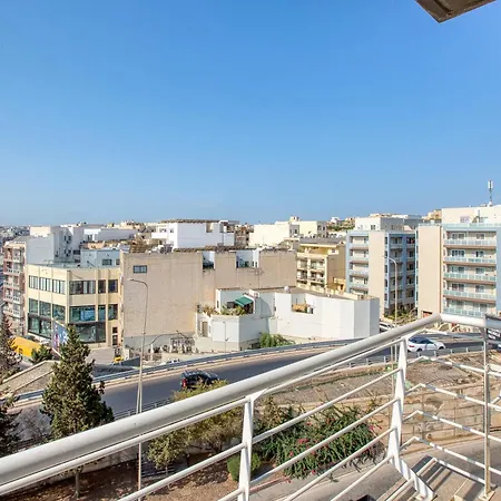 2 Bedroom With Balcony & Panoramic Views Apartment Msida