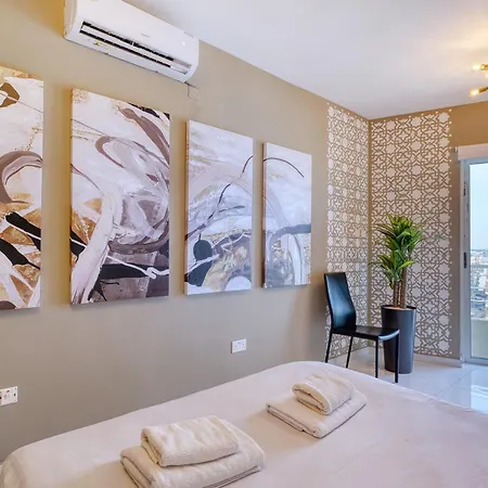2 Bedroom With Balcony & Panoramic Views Apartment Msida