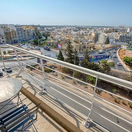 2 Bedroom With Balcony & Panoramic Views Apartment Msida